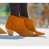  足がクサイ！ブーツのニオイを抑える方法