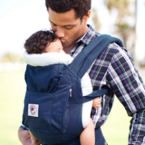 電車内でいかつめのお兄さんが、ぐずり始めた赤ちゃんをあやした方法がこちら！