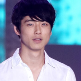 憧れの俳優・坂口健太郎に抱きつかれた女子高生が腰を抜かすハプニング