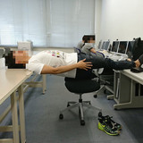 大学授業中に「お下劣」悪ふざけ　投稿写真に「酷過ぎる」の声