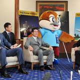 ジョン・ウー監督  知事と市長を訪問…大阪でロケ予定