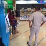 【タイ】お婆ちゃん、孫にタブレット買ってやると約束するもお金足りず驚きの行動に → 無事タブレット入手