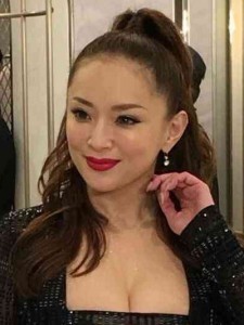 浜崎あゆみ、真夏の“LIVEヘア”披露写真公開に絶賛の声。「ギャルあゆちゃん」「神級のかわいさ」：コメント25