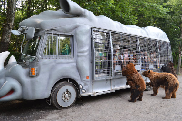 群馬サファリパークで女性従業員が熊に襲われて死亡:コメント1