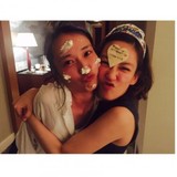 戸田恵梨香、クリームまみれ？“大親友”水川あさみと