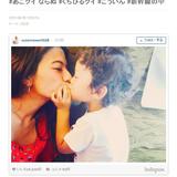 スザンヌ　息子から「くちびるクイ」、強引キス写真公開