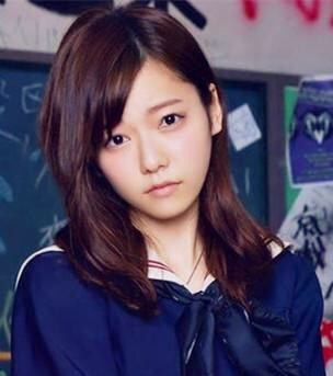 島崎遙香ひとりだけ水着じゃない……AKB48“神8”表紙の少年マガジンが話題：コメント39