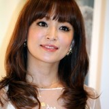 神戸公演中止の浜崎あゆみ“神対応”グッズ売り場に姿現し“ファンサービス”