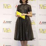 杏が第３子妊娠　おなかの子を気遣い黒ワンピース