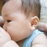 母乳を飲む大人が欧米で増加 「偏愛」「異常」と批判が相次ぐ