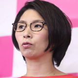 くわばたりえが生放送中に突然の涙…家族で夕食を食べられない現状に