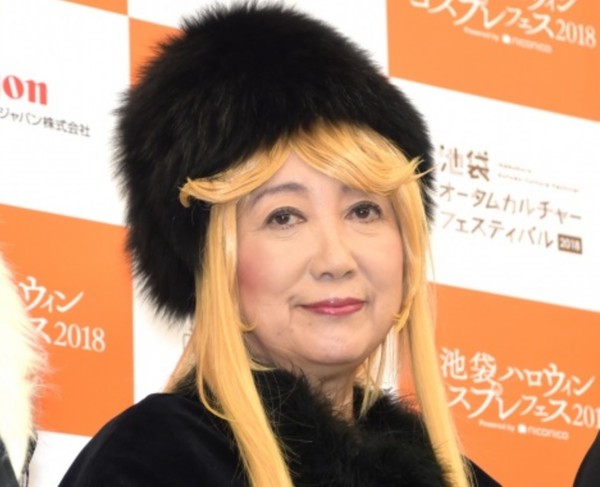 小池百合子都知事『銀河鉄道999』メーテルコスプレ披露:コメント4