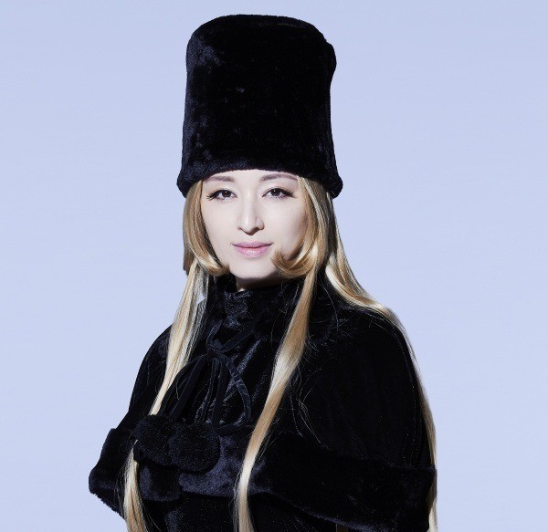 小池百合子都知事『銀河鉄道999』メーテルコスプレ披露:コメント15