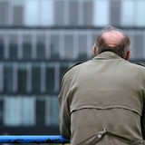 生涯未婚率上昇で増える「親ロス」　親の死で訪れる「独りぼっち」の喪失感　今からでも対策を