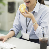 デート前日は控えて！「体臭が強くなる」食べ物4種