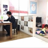 タマホームが「子ども同伴勤務制度」本格導入 実験店舗では賛否