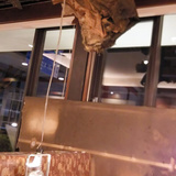 ロイヤルホストの天井が一部落下　下の席に客がいたが無事　埼玉