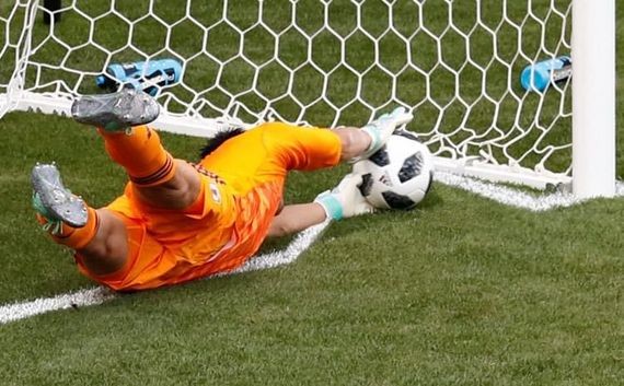 川島永嗣のノーゴール主張を英紙が酷評 「科学的事実を拒絶」:コメント11