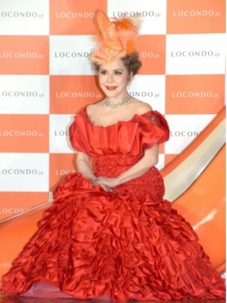 「犬好きとは思えない」デヴィ夫人、一般人の愛犬に暴言・暴力連発で炎上：コメント6