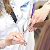 「美容室で話しかけられたくない」男性7割、女性6割が回答　