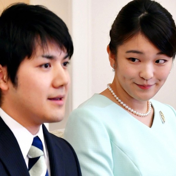 佳子さまのティアラ、眞子さまの航空運賃など皇室の財布事情：コメント15