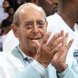 アムウェイ共同創業者が92歳で死去、資産6000億円