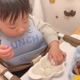 辻希美、一歳に満たない三男に成人食を与えてネット民もドン引き