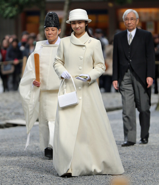 佳子さま、卒業直前の「お忍びダンス通い」撮った!:コメント4