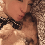 浜崎あゆみ、愛犬とのキス顔披露も不自然な鼻筋に騒然「違和感しかない」