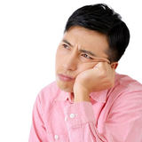 年収700万円台の貯金事情「海外旅行や日々の外食代に消えてしまう」「可処分所得はかなり少ない」