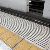 触らない「新型痴漢」が横行、鼻息が荒いと女性からの証言も