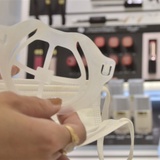 「息苦しくない」マスクフレーム好調　化粧品販売員も愛用　博多大丸