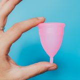 「月経カップのリスクを知ってください」─両足切断の女性の訴え