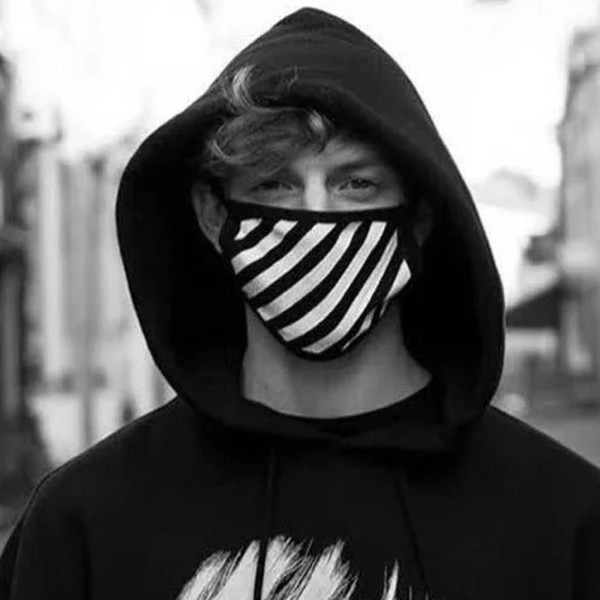 首相の「アサヒノマスク」発言が物議 2枚3300円の製造元、調べてみると…:コメント4