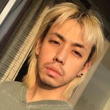 りゅうちぇる「すっぴんは沖縄の男」貴重な”ヒゲ”のオフショットにファン「ギャップすごい！」