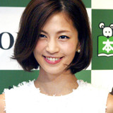 安田美沙子“腹チラ”ショットで「産後のでべそ」公開も「めっちゃセクシー」「スタイル良すぎ」の声