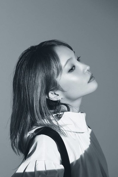 LiSA アパレルプロデュースの副業絶好調、高級車で颯爽と!:コメント9