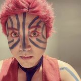 ムロツヨシ、「鬼滅の刃」猗窩座コスプレを披露「ムロ座ですね！」「クオリティがすごい」と反響