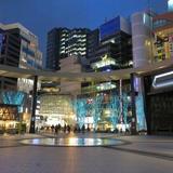 飲食店20時閉店後も酒が欲しい　夜な夜な「公園飲み」に来る人たちに規制は