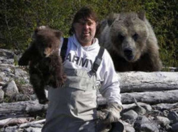 アメリカ人の6％は丸腰でハイイログマに勝てると考えていることが判明：コメント2