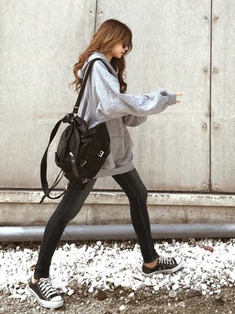  ãæ±ãã¹ãã¼ã«ã¼ã§ãã¼ãã«æ¥ãå¥³æ§ãã©ãæãï¼ã 30ä»£ç·æ§ã®ã¢ã¤ã¢ã¤ã«è³å¦ï¼ã³ã¡ã³ã34