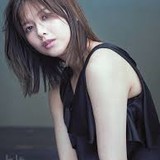 欅坂46渡邉理佐が大人の魅力を発信