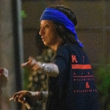 黒夢の清春、美女と路上密着　本人は「ハグしたがキスはしていない」