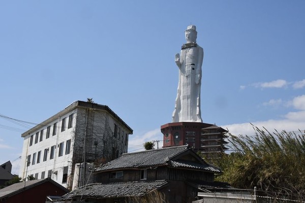 淡路島の「観音さん」が解体へ　国が8億円超の税金かけ：コメント23