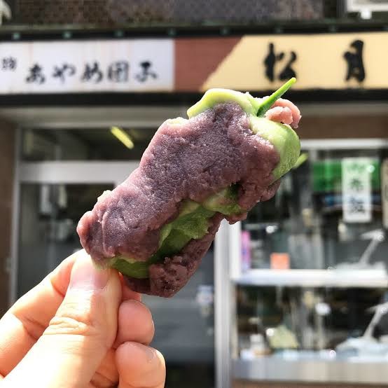 好きな全国のお土産菓子は？ 3位『もみじ饅頭』2位『八つ橋』1位はサクッとした…：コメント33