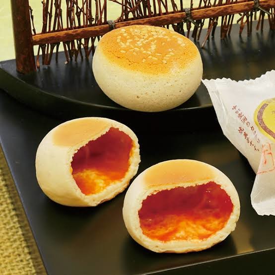 好きな全国のお土産菓子は？ 3位『もみじ饅頭』2位『八つ橋』1位はサクッとした…：コメント47