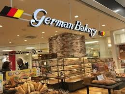 ふわふわで甘い「高級食パン」ブームに翳り　半年と持たず閉店する店舗も：コメント15