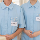 コンビニの日本人店員が「外国人の名札」を着けたら…客の態度に劇的変化