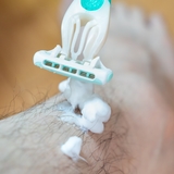 『ムダ毛』は剃るべき？　処理する派25%の男性に対し、女性の約半数が否定派「見た瞬間に幻滅」