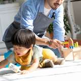 専業妻にボヤきたくなる男たち。「経済的には僕がワンオペ」なのに家事育児は分担という理不尽